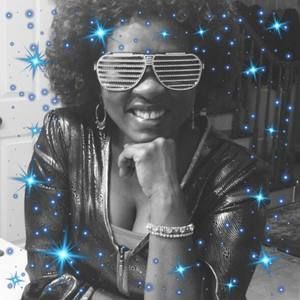 Meet your Posher, Pauline